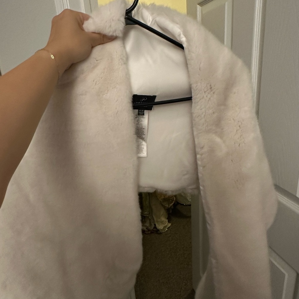 Adrianna Papell Elegant White Faux Fur Jacket